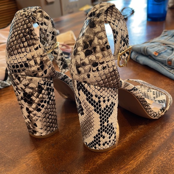 Animal print white and black heels - Picture 6 of 6